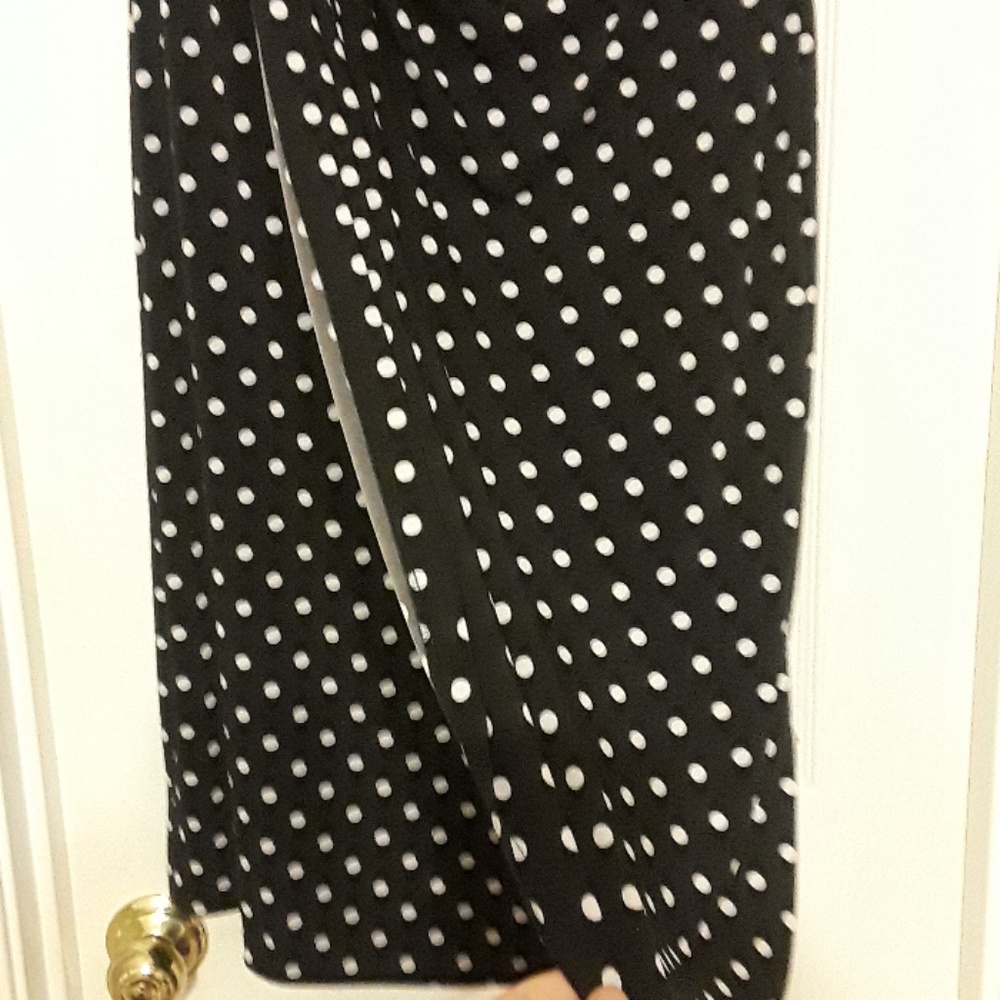 Polka dot, sleeveless and draped dress - Picture 4 of 4
